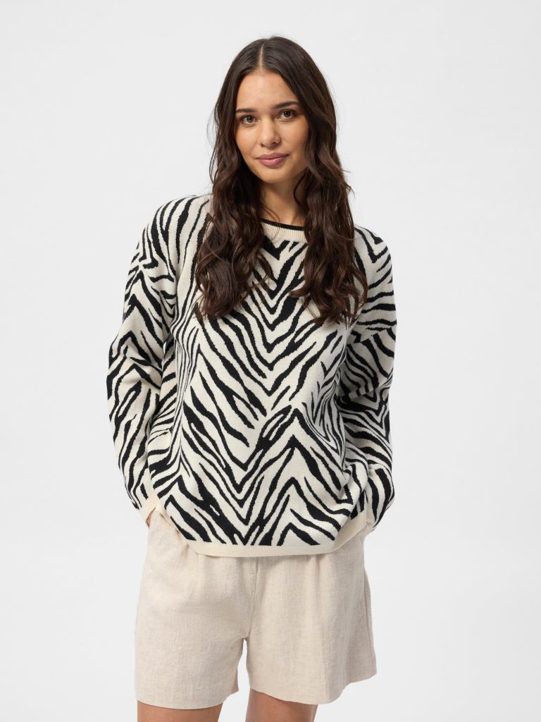 Red Green Kamilla - Off White Pattern